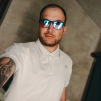 Наумов Артем